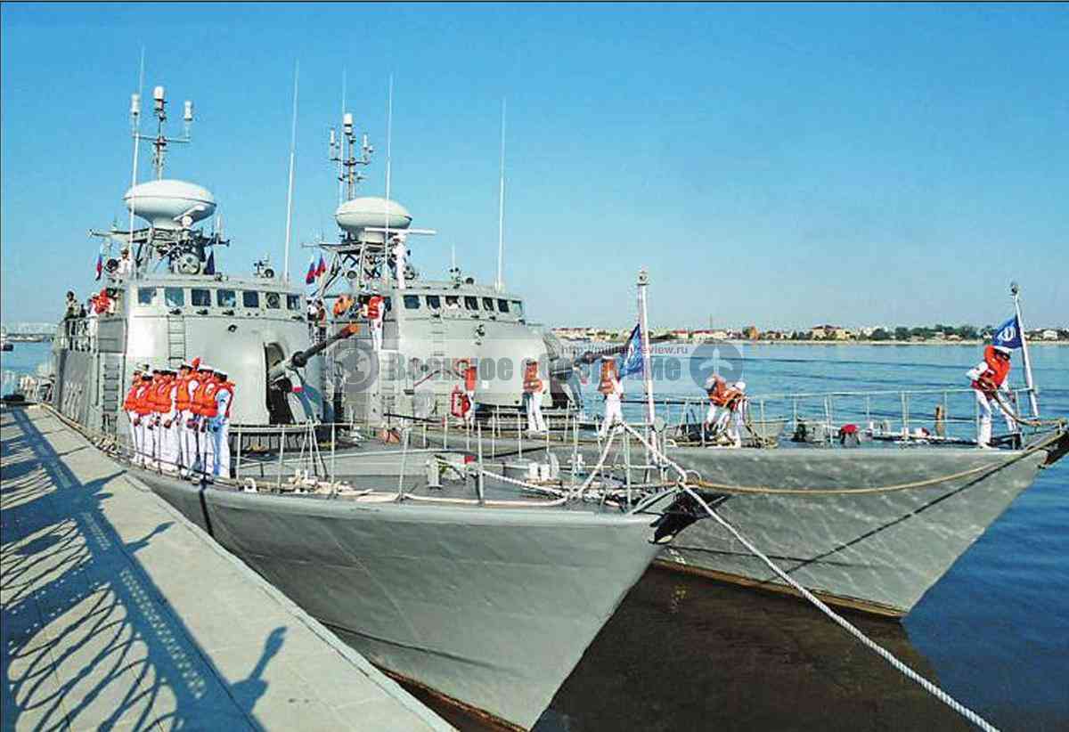 Ракетные катера ВМС Ирана Joshan и Peykan во время визита в Астрахань
