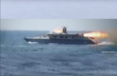 В Иране прошли испытания секретного ракетно-торпедного катера