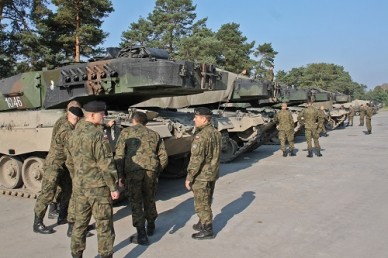 В Польше во время военных учений загорелся танк Leopard 2A4