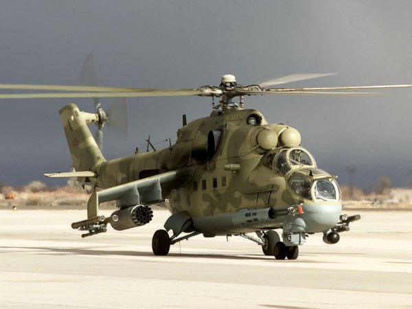 Вертолет Ми-24 совершил жесткую посадку в Смоленской области