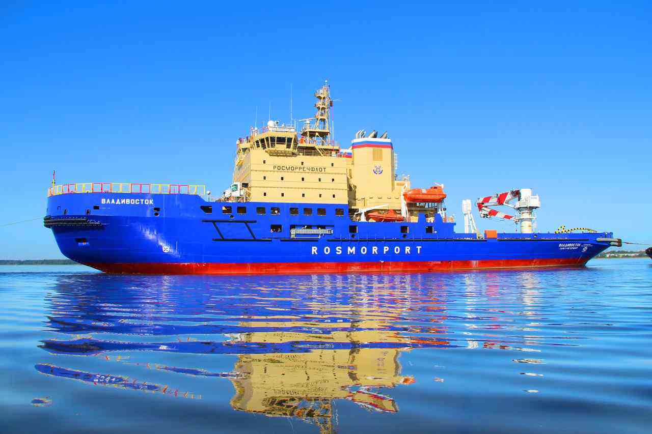 Начаты испытания ледокола Владивосток