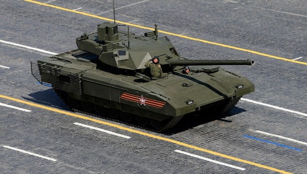 Серийная поставка танка Т-14 Армата армии начнется с 2017-2018 годов