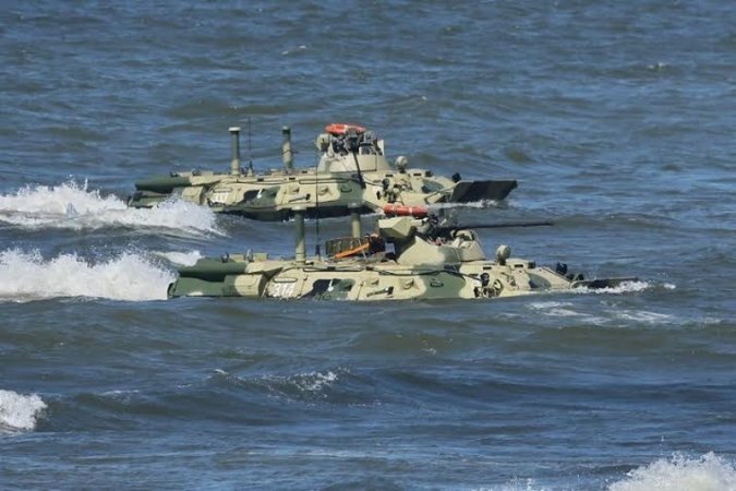 Четыре БТР армии Казахстана затонули во время учений Центр-2015