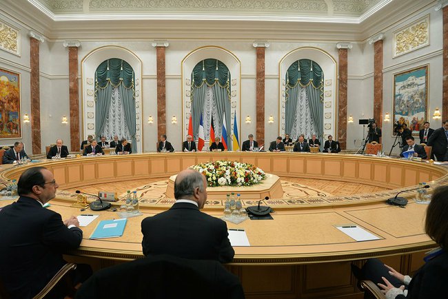 Президенты четырех стран обсуждают ситуацию на Украине в третий раз