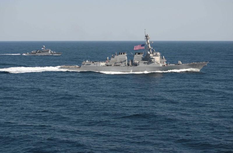 США посылает военный корабль в воды, которые Китай считает своими