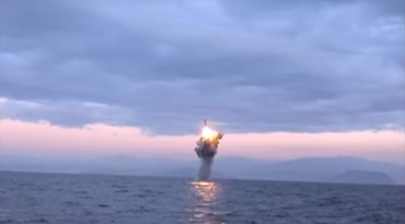 Испытания баллистической ракеты морского базирования в КНДР