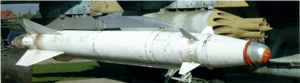 Многоцелевая ракета Х-25МЛ на авиационном пусковом устройстве
