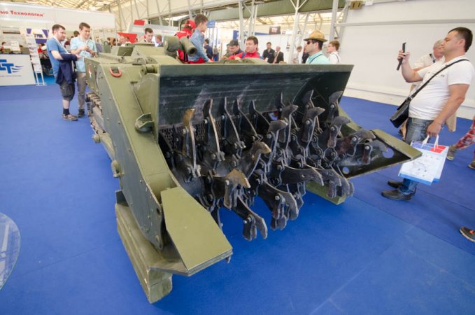 Военные инженерно-саперной бригады Минобороны получат новых роботов "Уран-14"