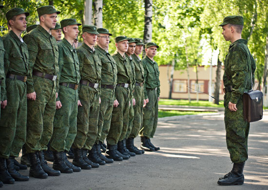 Студентам вузов без военной кафедры предложат учиться прямо в войсковых частях