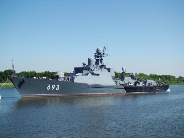 На учениях в Каспийском море применили ракеты "Калибр"