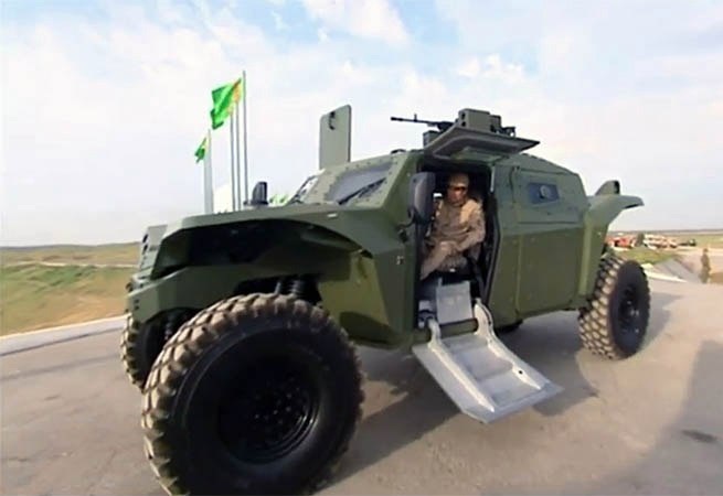 Президент Туркменистана лично опробовал новый израильский бронеавтомобиль «Combat Guard»
