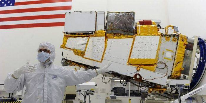 США запустят на орбиту спутники-механики