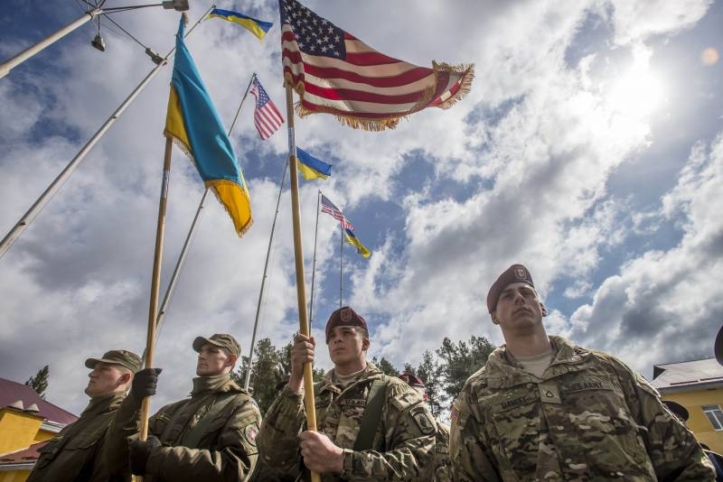 Запад помогает украинской армии избавляться от советских традиций