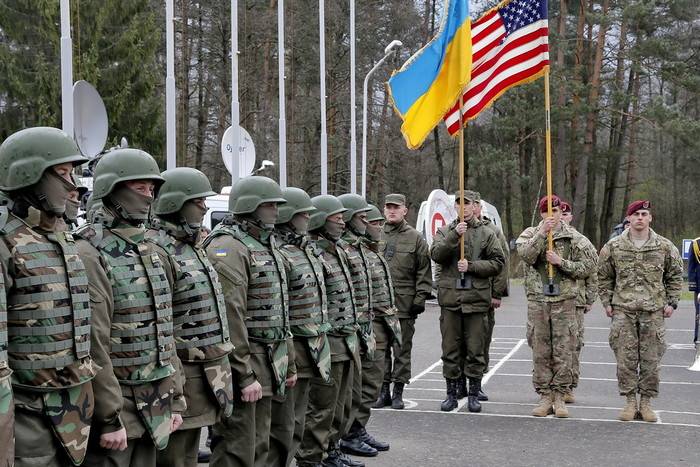 Пентагон рассказал о роли военных инструкторов из США на Украине