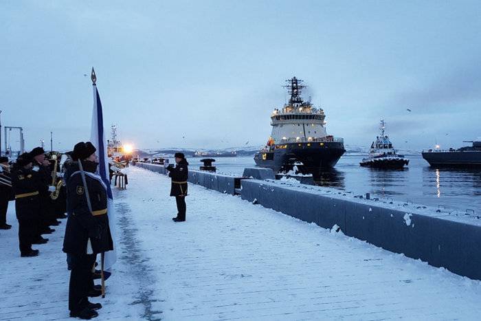 Ледокол "Илья Муромец" прибыл на Северный флот