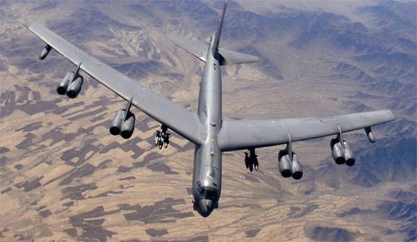 Из США в Британию переброшены три стратегических бомбардировщика B-52H