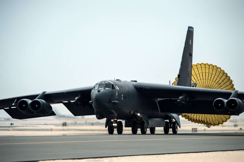 Американские B-52H выполнили тренировочные полеты близ российских границ на Балтике