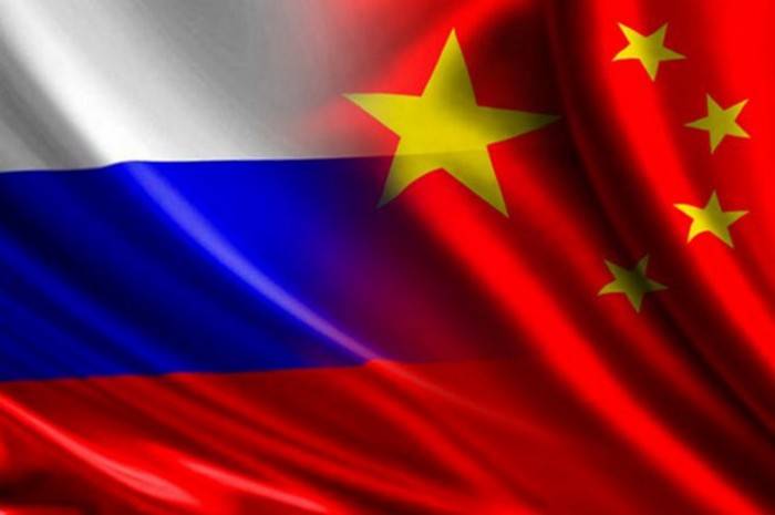 Китай призвал Россию вместе противостоять США