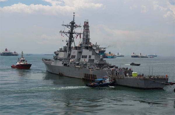 Командиры двух эсминцев ВМС США обвинены в непреднамеренном убийстве