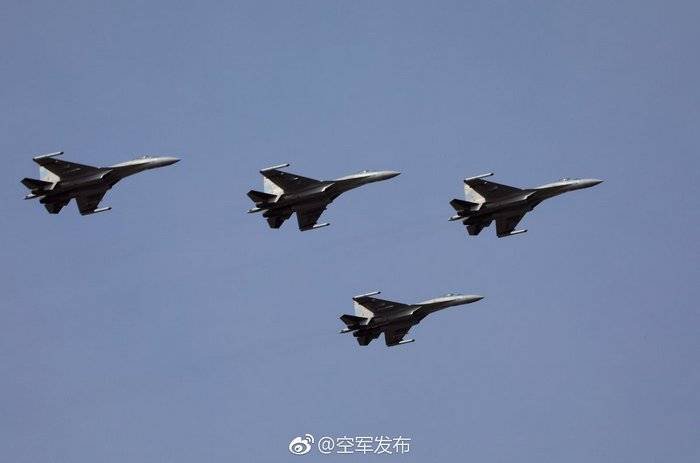 Китай продемонстрировал полученные от России Су-35
