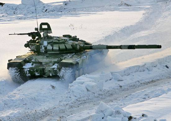 Глубоко модернизированные танки Т-72Б3 поступают на вооружение частей ЮВО