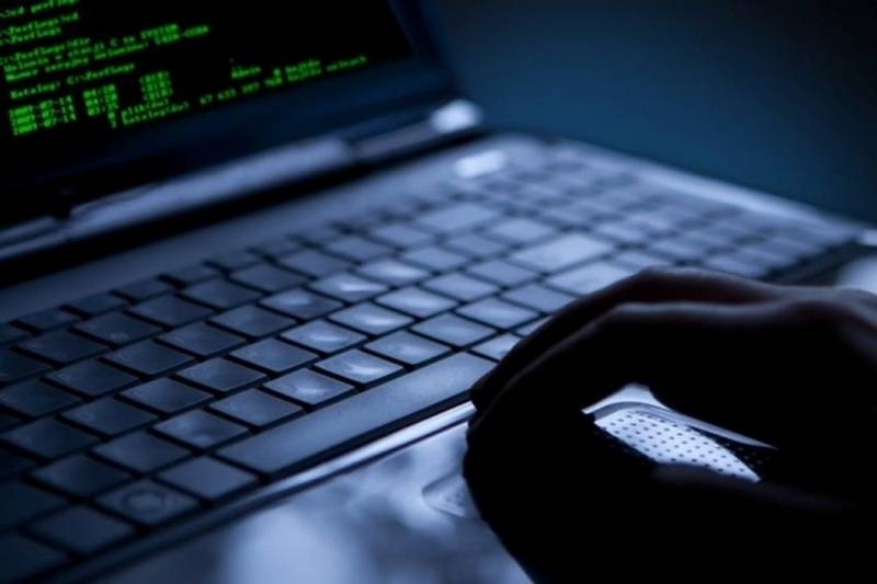 СМИ: Великобритания изучает возможность кибератаки против России