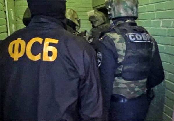 Сотрудники ФСБ произвели задержание членов экстремистской группировки в Калуге
