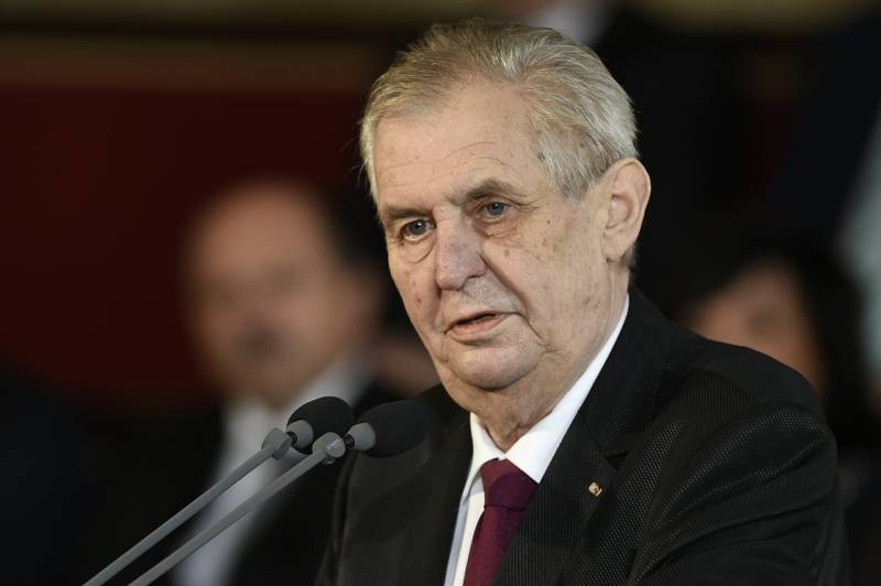 Чешский президент поручил спецслужбам проверить возможность производства «Новичка» в республике