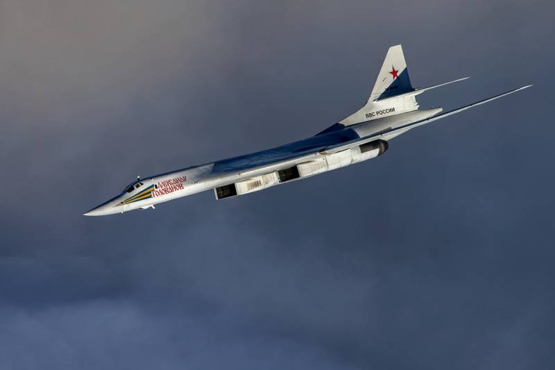 «Самолёты внешне очень похожи». В США сравнили Ту-160 и B-1B «Лансер»