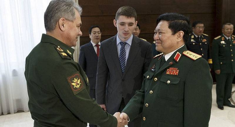 Вьетнам подписал с Россией дорожную карту сотрудничества.  И на "Танковый биатлон" приедет