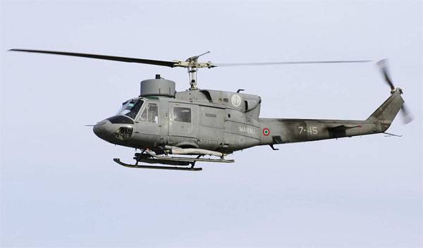 Вертолёт Bell 212 ВМС Италии упал в море в ходе учений. Есть жертвы