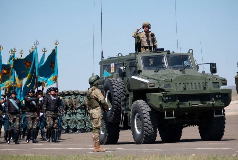 К "Дню защитника Отечества". В Казахстане прошел боевой парад