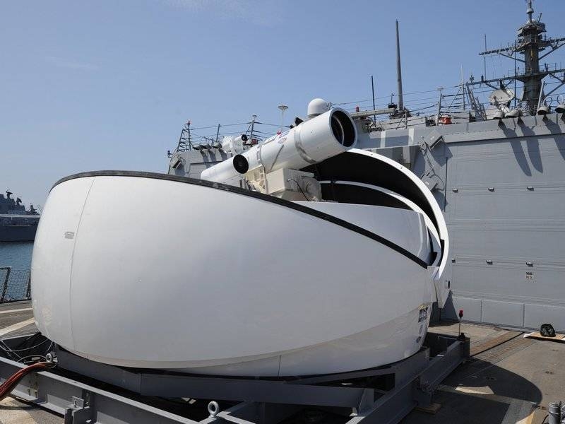 Поставим вместо ЗРС. США заявили о скором оснащении ВМС лазерным оружием