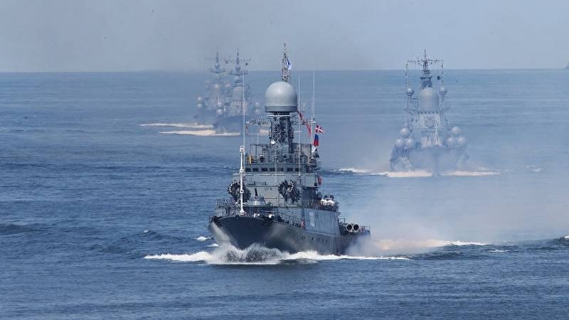 Украинская разведка насчитала сорок российских кораблей в Азовском море