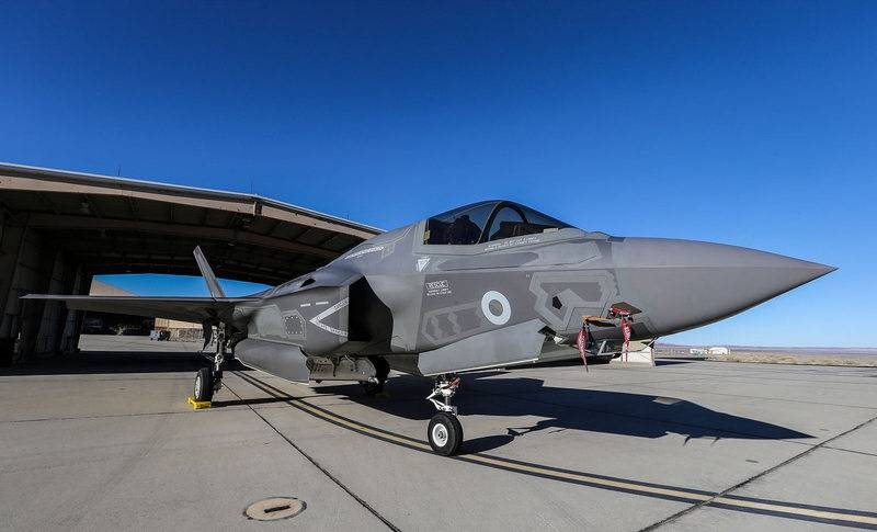 Британские СМИ: Всепогодный F-35 в непогоду не летает