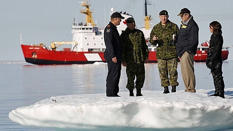 Британия заявила о слежке за действиями России в Арктике