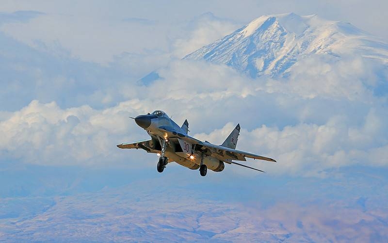 Российская база в Армении пополнилась модернизированными МиГ-29