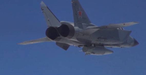 Испытания "Кинжала". Впечатляющие кадры с МиГ-31 и Ту-22М3