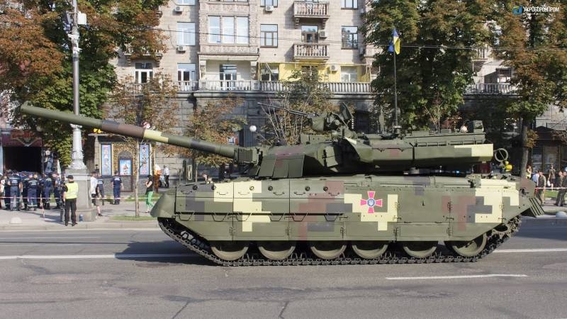 На Украине вновь представят "парадный натовский" танк "Ятаган". Спешите видеть