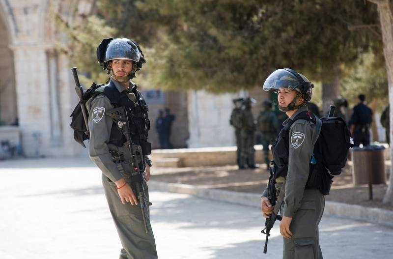 Израильским военнослужащим разрешили оставлять оружие по окончании службы
