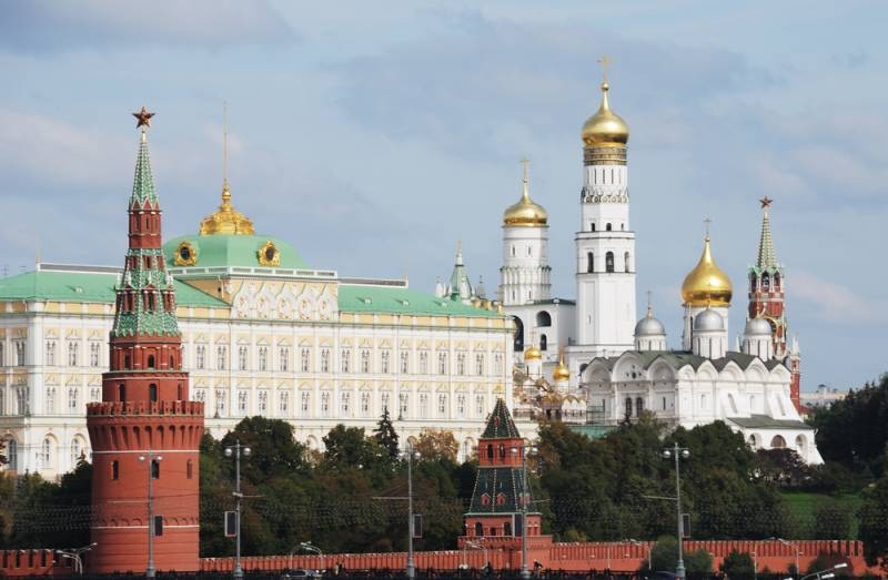 Украинский министр: В Москву потянулись украинские гонцы - кандидаты в президенты