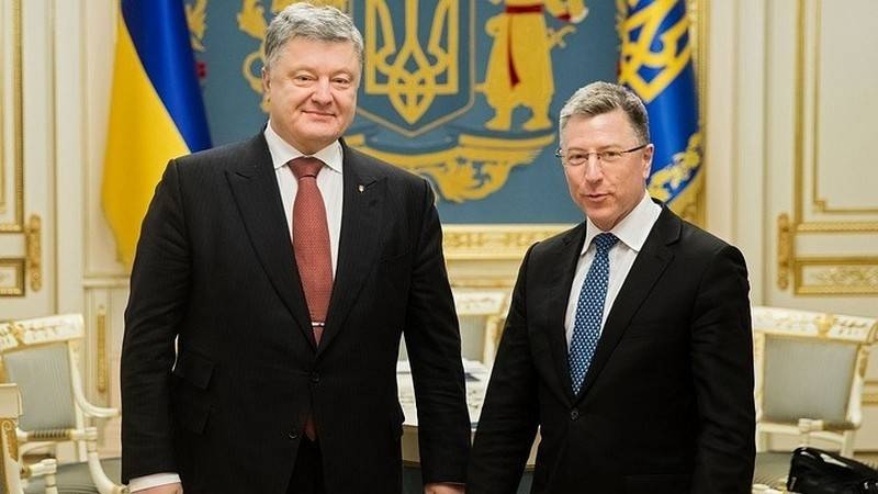 Русские военные на Азове:  Волкер "озабочен", а Порошенко жалуется