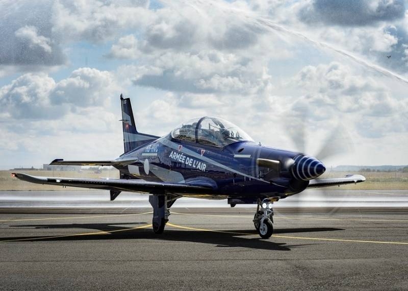 Франция получила первые швейцарские УТС Pilatus