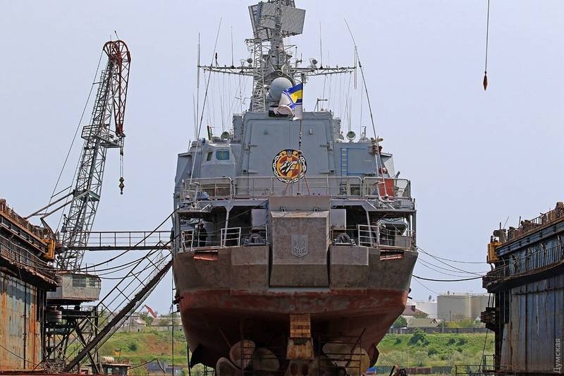 В Киеве решили отремонтировать флагман ВМС Украины. Правда, пока не весь