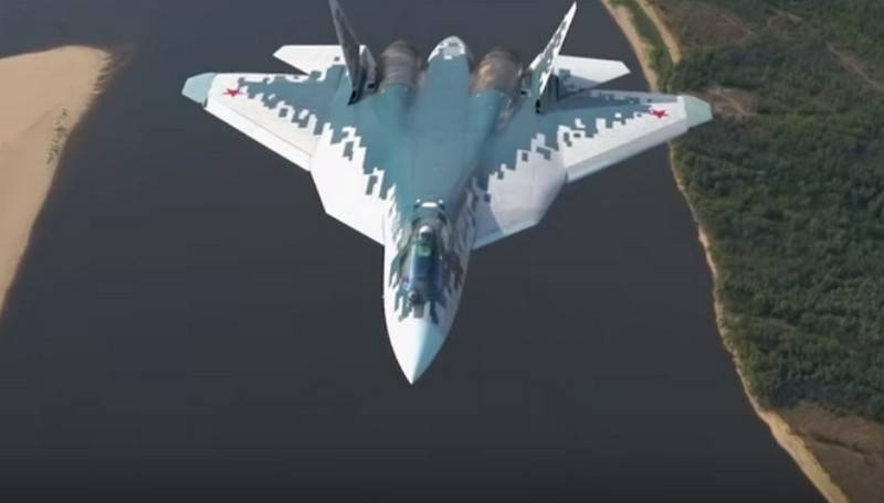 Маневры пары истребителей Су-57 сняли с воздуха