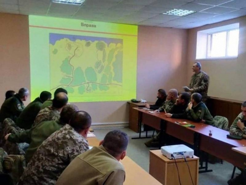 ВО-пятница: Руководство Минобороны Украины прощается с погонами