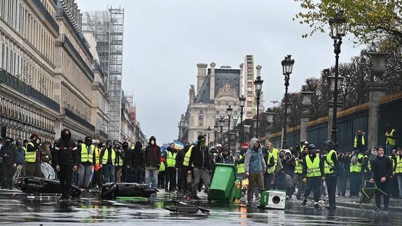 Протесты во Франции стали самыми масштабными за полвека