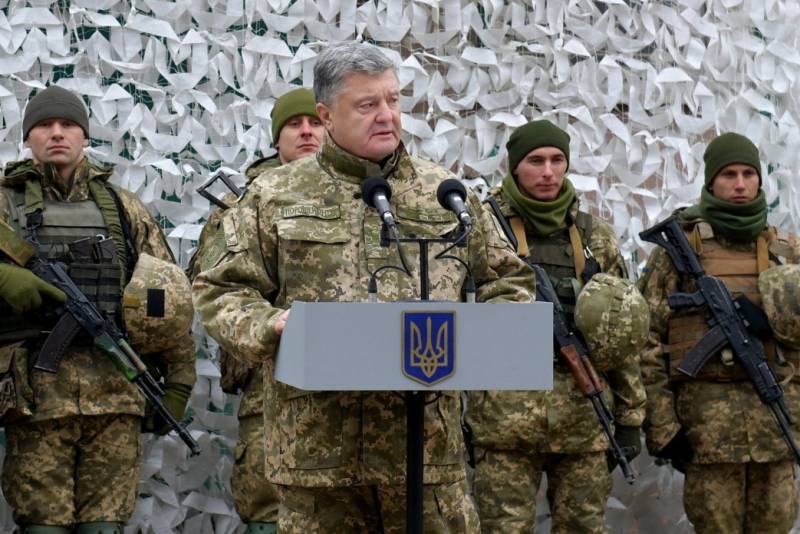 Порошенко: украинские воины готовы в любой момент дать отпор стране-агрессору