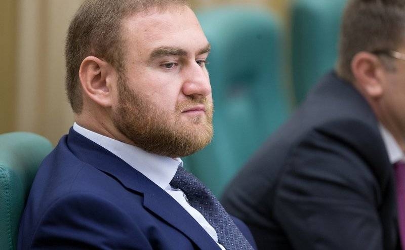 ФСБ провела задержание сенатора от Карачаево-Черкесии прямо в Совфеде