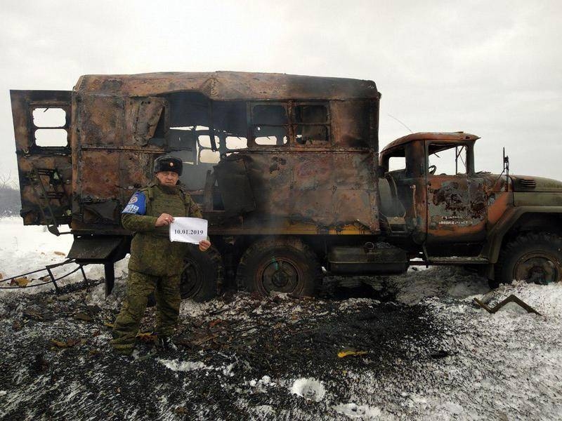 В ДНР киевские силовики обстреляли гражданский автомобиль